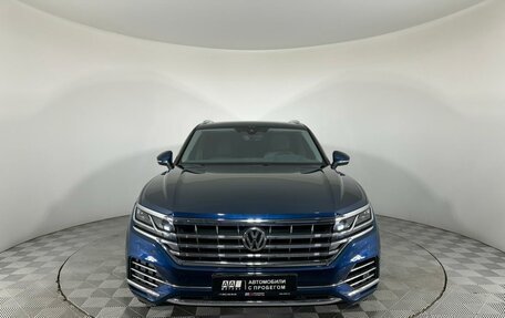 Volkswagen Touareg III, 2019 год, 6 399 000 рублей, 2 фотография