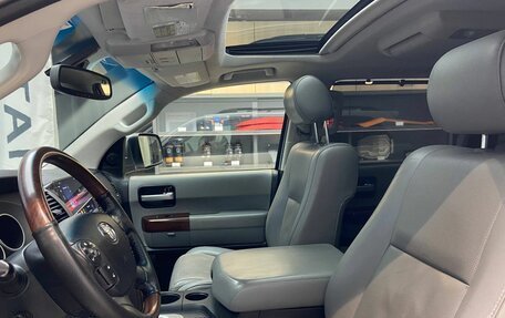 Toyota Sequoia II рестайлинг, 2011 год, 3 600 000 рублей, 8 фотография