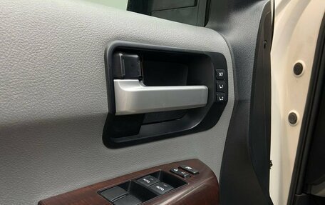 Toyota Sequoia II рестайлинг, 2011 год, 3 600 000 рублей, 12 фотография