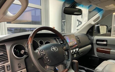 Toyota Sequoia II рестайлинг, 2011 год, 3 600 000 рублей, 7 фотография