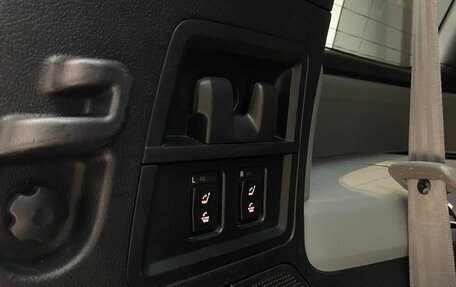 Toyota Sequoia II рестайлинг, 2011 год, 3 600 000 рублей, 17 фотография