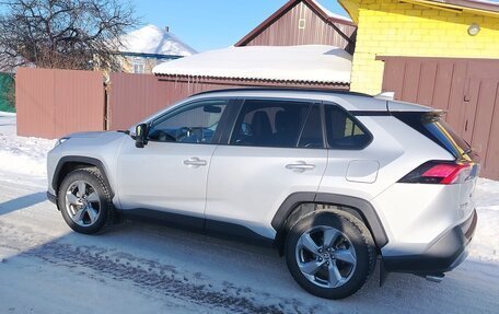 Toyota RAV4, 2020 год, 3 450 000 рублей, 5 фотография