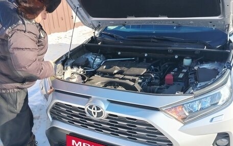 Toyota RAV4, 2020 год, 3 450 000 рублей, 12 фотография