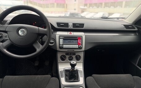 Volkswagen Passat B6, 2006 год, 715 000 рублей, 10 фотография