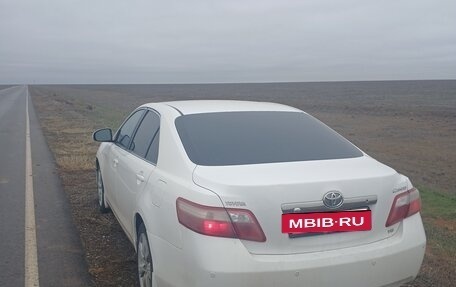 Toyota Camry, 2010 год, 999 999 рублей, 2 фотография