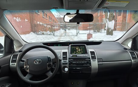 Toyota Prius, 2005 год, 450 000 рублей, 9 фотография