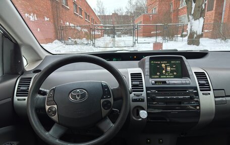 Toyota Prius, 2005 год, 450 000 рублей, 10 фотография