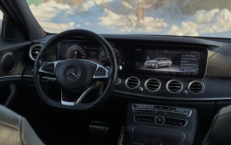 Mercedes-Benz E-Класс, 2018 год, 2 850 000 рублей, 15 фотография