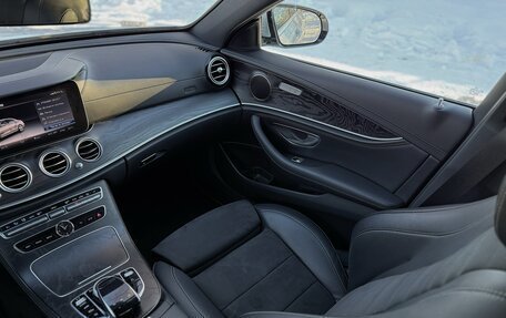 Mercedes-Benz E-Класс, 2018 год, 2 850 000 рублей, 18 фотография