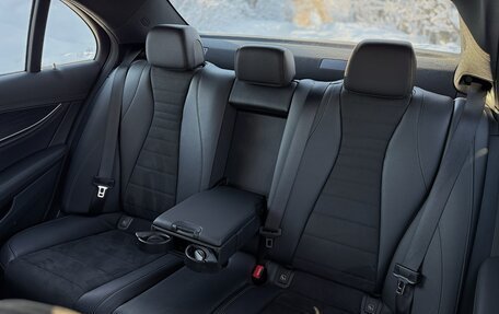 Mercedes-Benz E-Класс, 2018 год, 2 850 000 рублей, 21 фотография