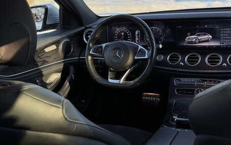 Mercedes-Benz E-Класс, 2018 год, 2 850 000 рублей, 25 фотография