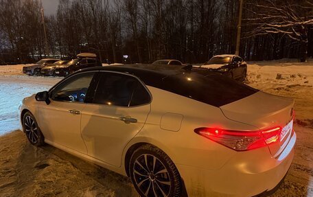 Toyota Camry, 2022 год, 4 250 000 рублей, 1 фотография