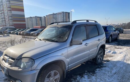 Chevrolet Niva I рестайлинг, 2011 год, 600 000 рублей, 3 фотография