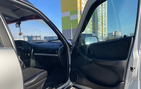 Chevrolet Niva I рестайлинг, 2011 год, 600 000 рублей, 13 фотография