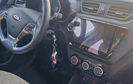 KIA Rio III рестайлинг, 2016 год, 900 000 рублей, 7 фотография