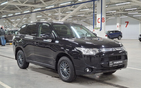 Mitsubishi Outlander III рестайлинг 3, 2013 год, 1 349 000 рублей, 3 фотография