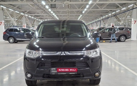 Mitsubishi Outlander III рестайлинг 3, 2013 год, 1 349 000 рублей, 2 фотография