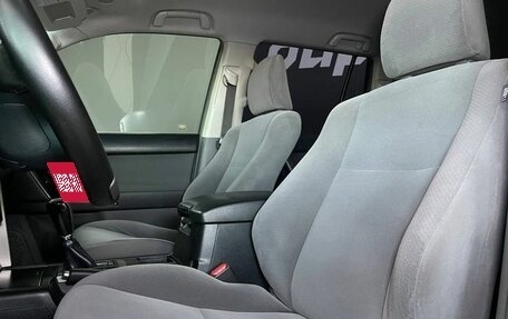 Toyota Land Cruiser Prado 150 рестайлинг 2, 2011 год, 2 700 000 рублей, 8 фотография