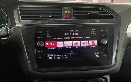 Volkswagen Tiguan II, 2020 год, 2 499 000 рублей, 13 фотография