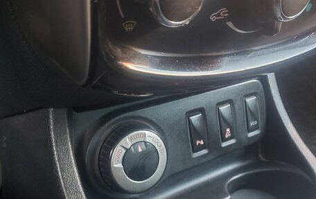 Nissan Terrano III, 2016 год, 999 999 рублей, 3 фотография