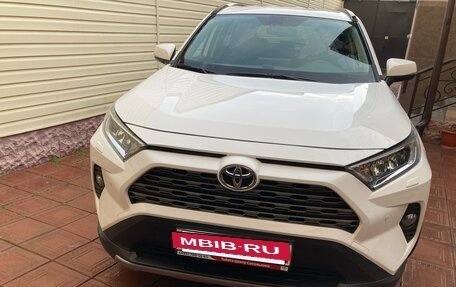 Toyota RAV4, 2020 год, 3 100 000 рублей, 5 фотография