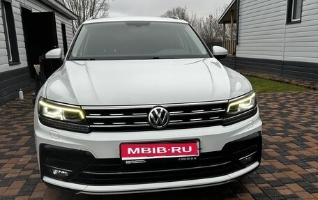 Volkswagen Tiguan II, 2018 год, 3 100 000 рублей, 1 фотография