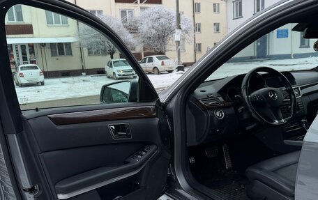 Mercedes-Benz E-Класс, 2011 год, 1 800 000 рублей, 21 фотография