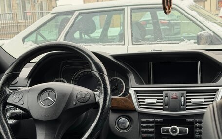 Mercedes-Benz E-Класс, 2011 год, 1 800 000 рублей, 33 фотография