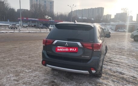 Mitsubishi Outlander III рестайлинг 3, 2018 год, 2 000 000 рублей, 4 фотография