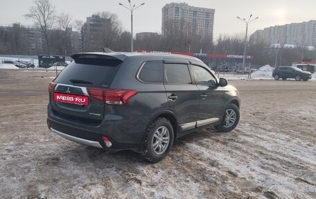 Mitsubishi Outlander III рестайлинг 3, 2018 год, 2 000 000 рублей, 5 фотография