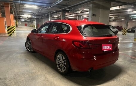 BMW 1 серия, 2021 год, 2 100 000 рублей, 2 фотография