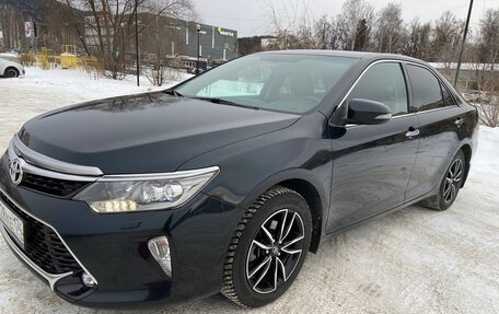 Toyota Camry, 2017 год, 2 100 000 рублей, 7 фотография