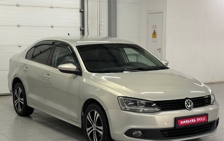 Volkswagen Jetta VI, 2011 год, 949 000 рублей, 1 фотография