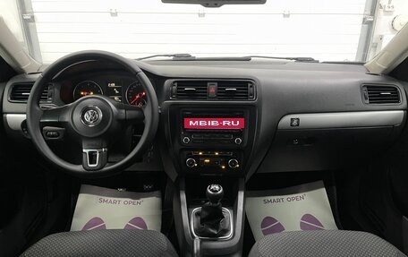 Volkswagen Jetta VI, 2011 год, 949 000 рублей, 10 фотография