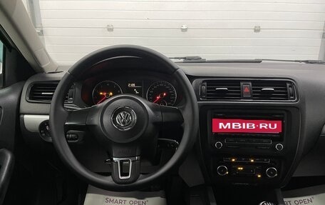 Volkswagen Jetta VI, 2011 год, 949 000 рублей, 11 фотография