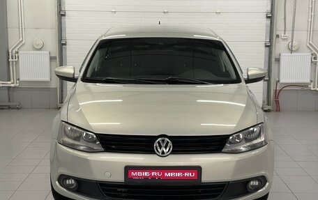Volkswagen Jetta VI, 2011 год, 949 000 рублей, 2 фотография