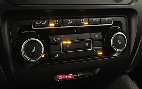 Volkswagen Jetta VI, 2011 год, 949 000 рублей, 13 фотография