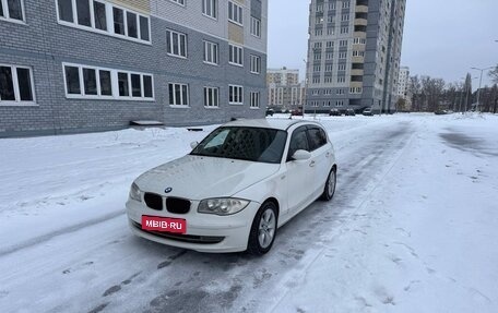 BMW 1 серия, 2009 год, 600 000 рублей, 1 фотография