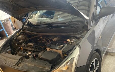 Hyundai Solaris II рестайлинг, 2015 год, 600 000 рублей, 1 фотография