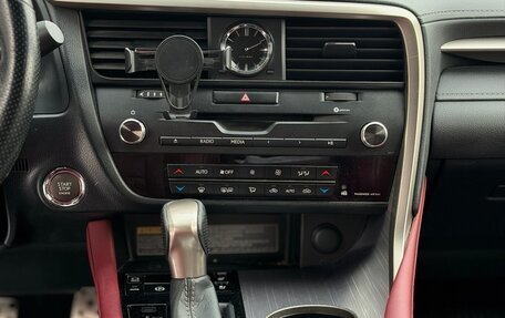 Lexus RX IV рестайлинг, 2017 год, 3 800 000 рублей, 8 фотография