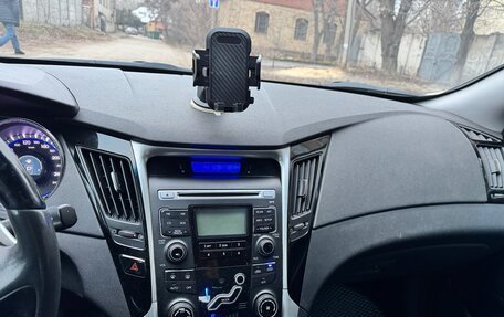 Hyundai Sonata VI, 2011 год, 1 100 000 рублей, 6 фотография