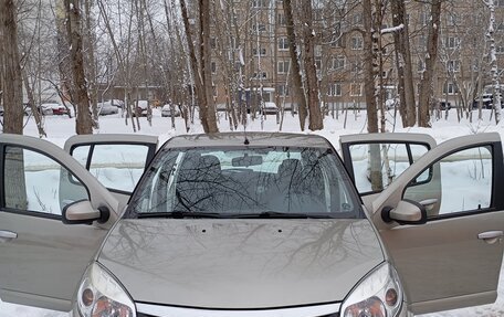 Renault Sandero I, 2013 год, 600 000 рублей, 2 фотография