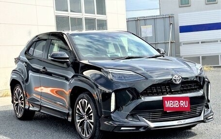 Toyota Yaris Cross, 2022 год, 1 498 000 рублей, 3 фотография