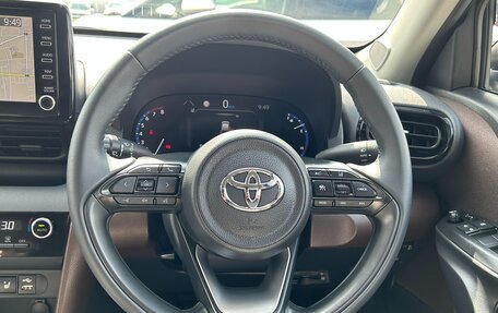 Toyota Yaris Cross, 2022 год, 1 498 000 рублей, 27 фотография