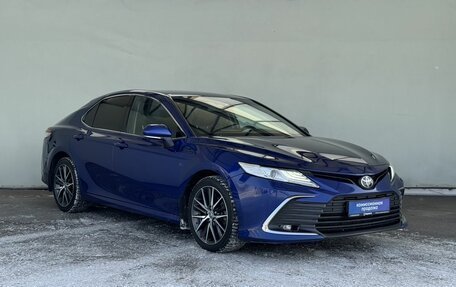 Toyota Camry, 2021 год, 3 400 000 рублей, 2 фотография