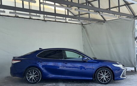 Toyota Camry, 2021 год, 3 400 000 рублей, 10 фотография