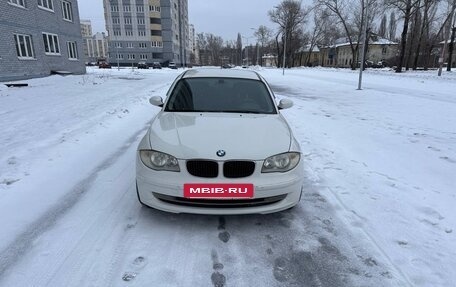 BMW 1 серия, 2009 год, 600 000 рублей, 2 фотография