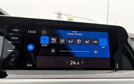 Volkswagen Golf VIII, 2020 год, 2 600 000 рублей, 22 фотография