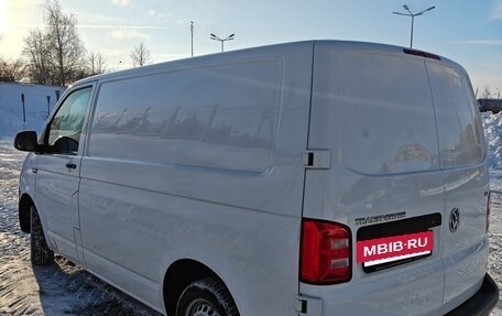 Volkswagen Transporter T6 рестайлинг, 2016 год, 1 700 000 рублей, 3 фотография