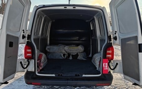 Volkswagen Transporter T6 рестайлинг, 2016 год, 1 700 000 рублей, 6 фотография